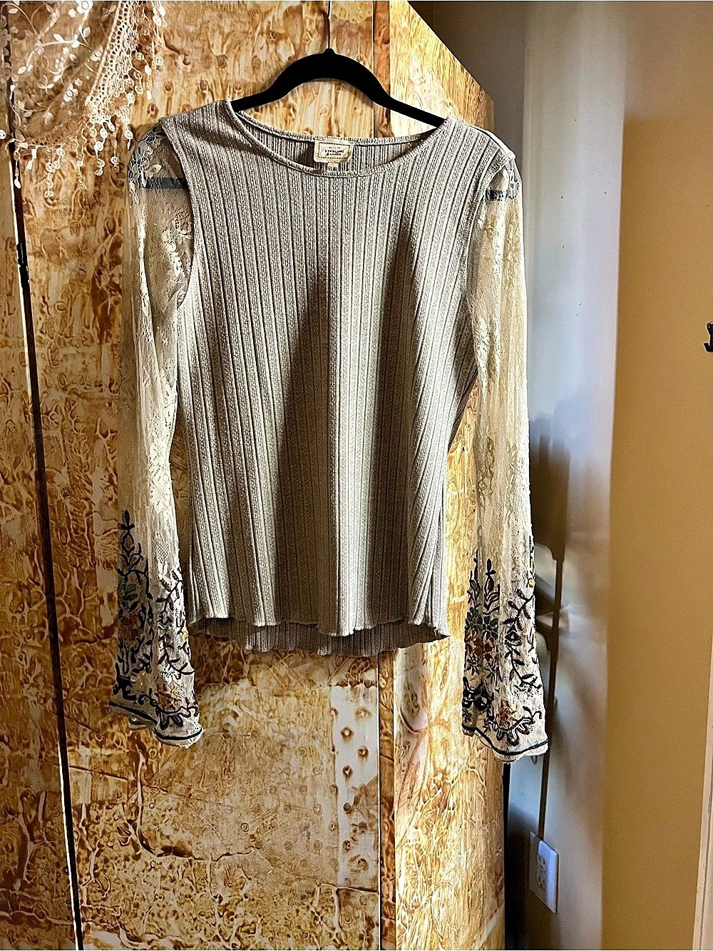 Sterling & Stitch Embroidered Sleeve Lace Top Tunic Gray Large